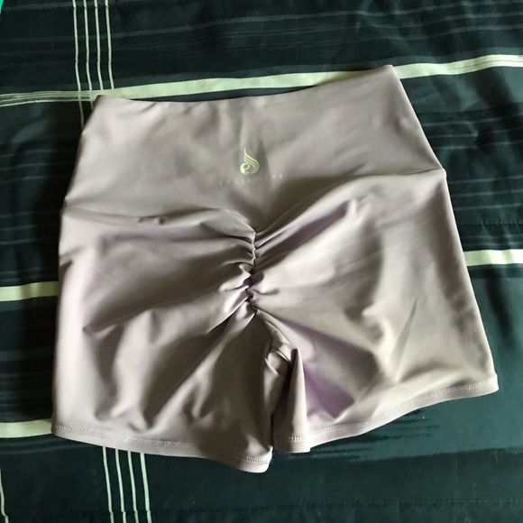 Ryderwear high waisted shorts with scrunchy - Picture 2 of 3